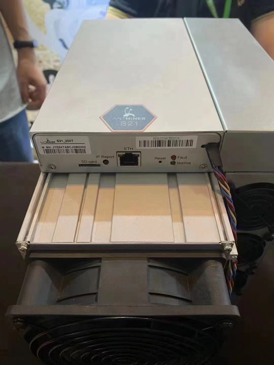 bitmain antminer s21 188/195/200th/s ( btc/bch ) miner bitmain antminer s21 188/195/200th/s ( btc/bch ) miner